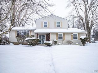 7348 Farmstead Rd, Liverpool, NY 13088