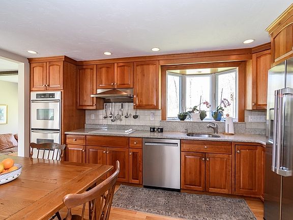 2nd image of 7 Woodleigh Rd