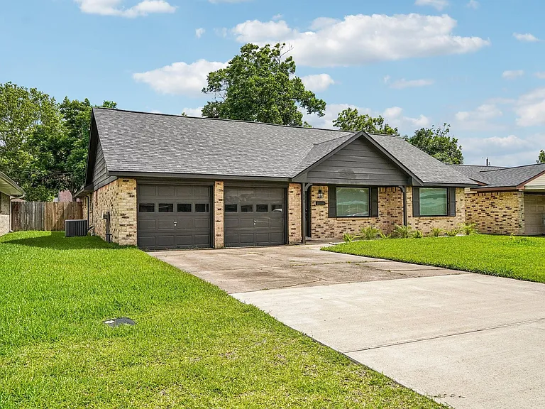 2801 Coy Dr — Photo 11