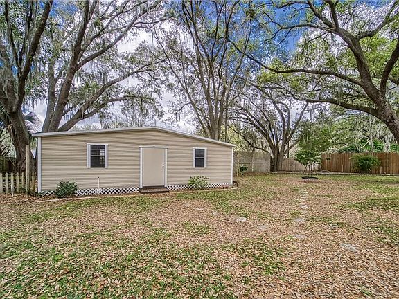 3rd image of 107 Wild Oak Dr