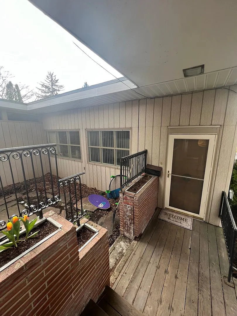 1313-1315 NE Harvey Road — Photo 2