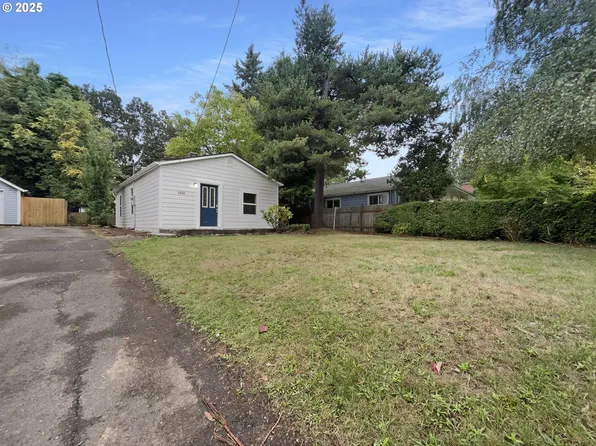 5906 NE Sumner St, Portland, OR 97218