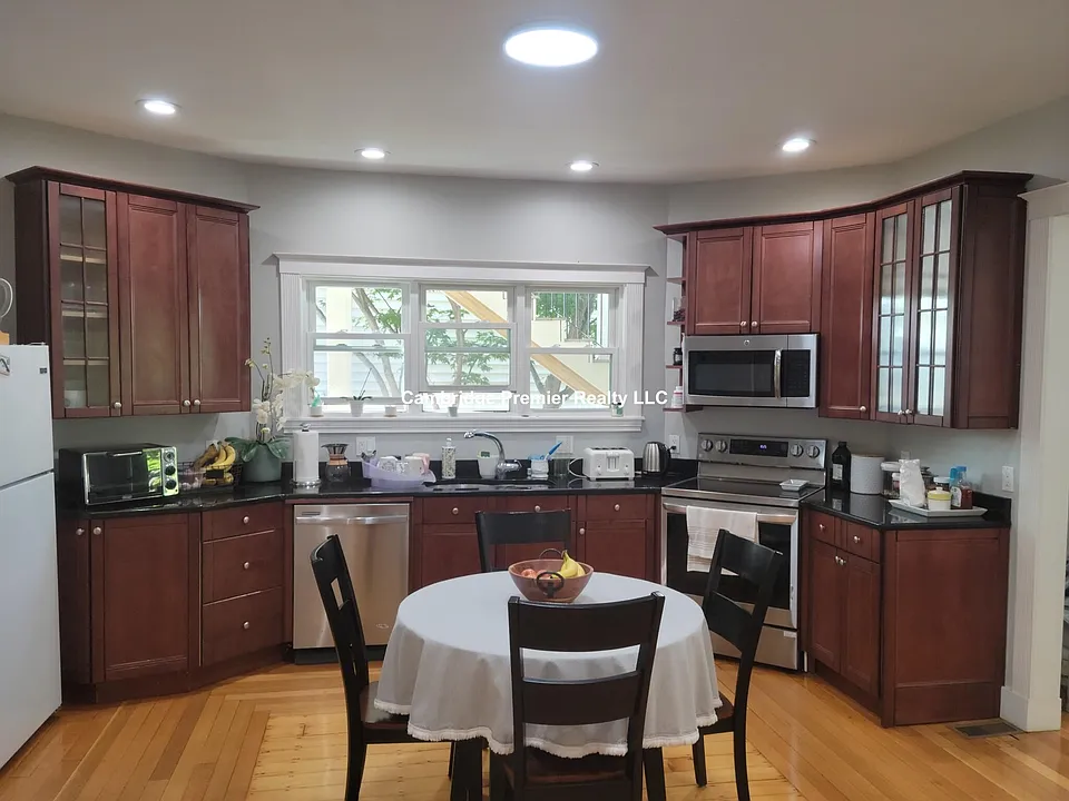 39 Tennyson St #2