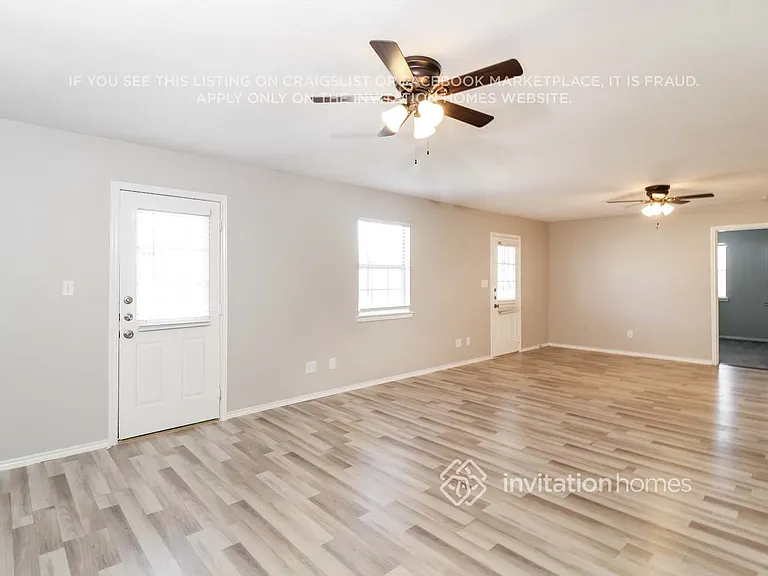 813 Valley View Dr — Photo 3