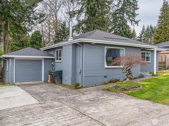 3rd image of 3329 Virginia Way