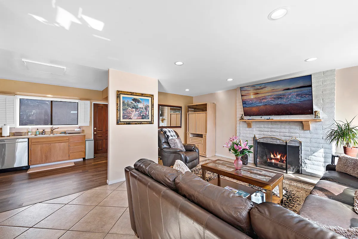Building Photo - 34572 Camino Capistrano #B