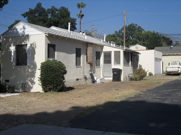 3rd image of 10256 Scoville Ave