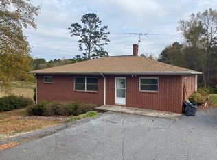 71 Baker Teague Dr, Taylorsville, NC 28681
