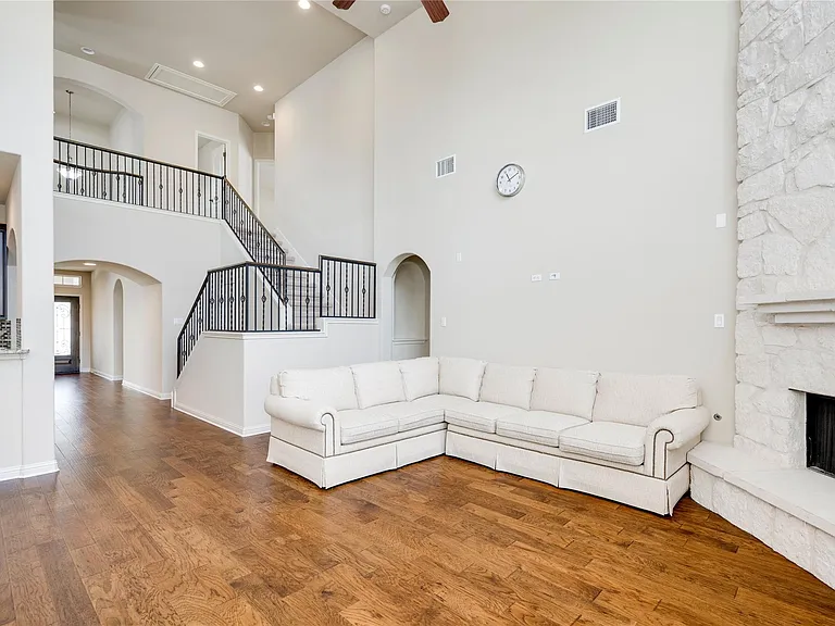 4211 Oldenburg Ln — Photo 25