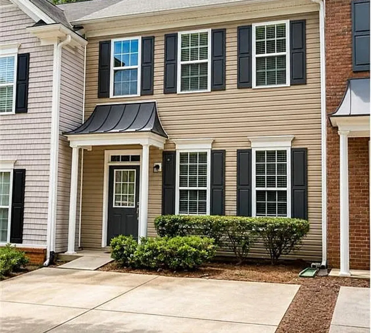 3 bed, 2.5 bath, 1525 sqft, $2,300 — Photo 3