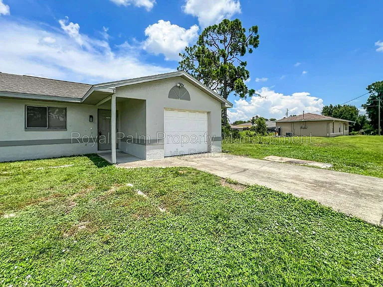 2706 Owen Ave S — Photo 3
