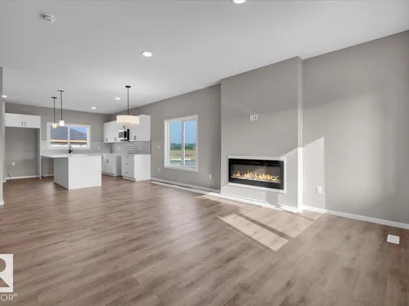 1100 McLeod Ave, Spruce Grove, AB T7X 3X2