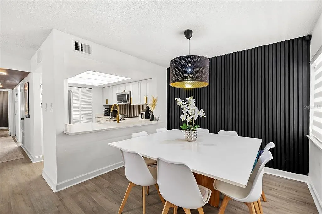 2 bed, 2.0 bath, 1231 sqft, $1,650 — Photo 3