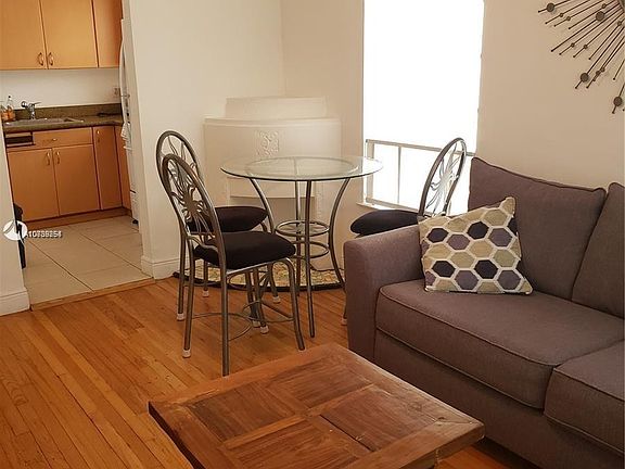 3rd image of 936 Pennsylvania Ave APT 201