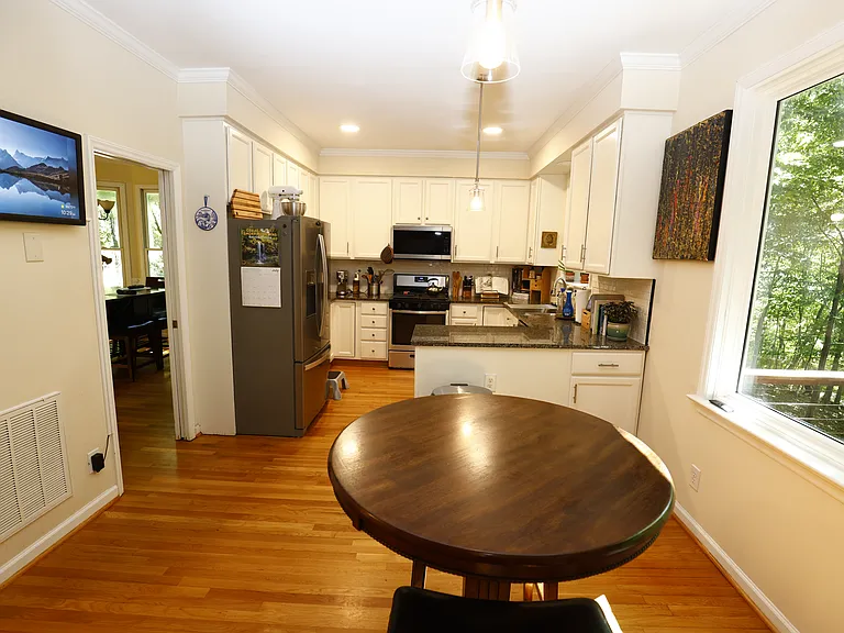 1539 Pathway Dr — Photo 18