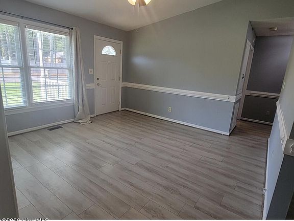 2nd image of 1616 Windsor Drive