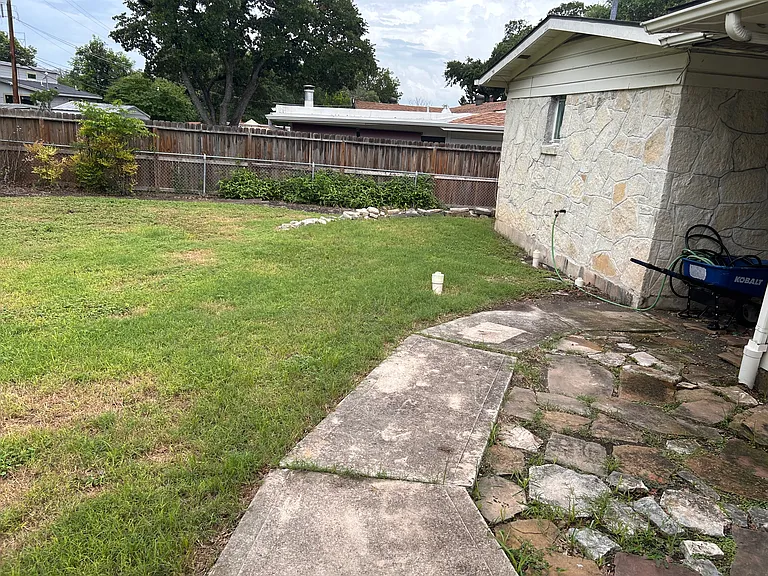 131 Bent St — Photo 20