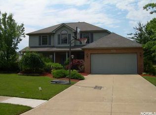 14141 Revere Cir, Middleburg Heights, OH 44130