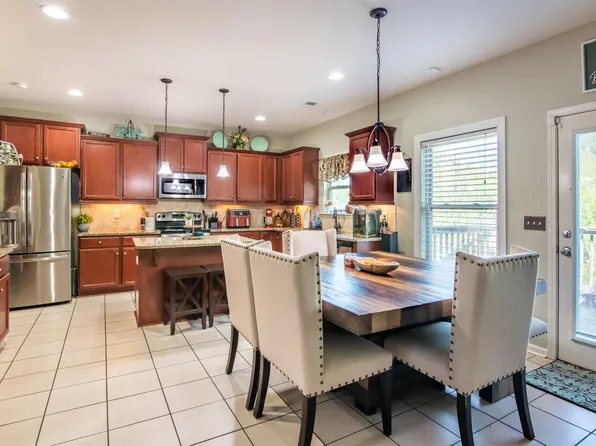 820 Brookhaven Dr, Odenville, AL 35120