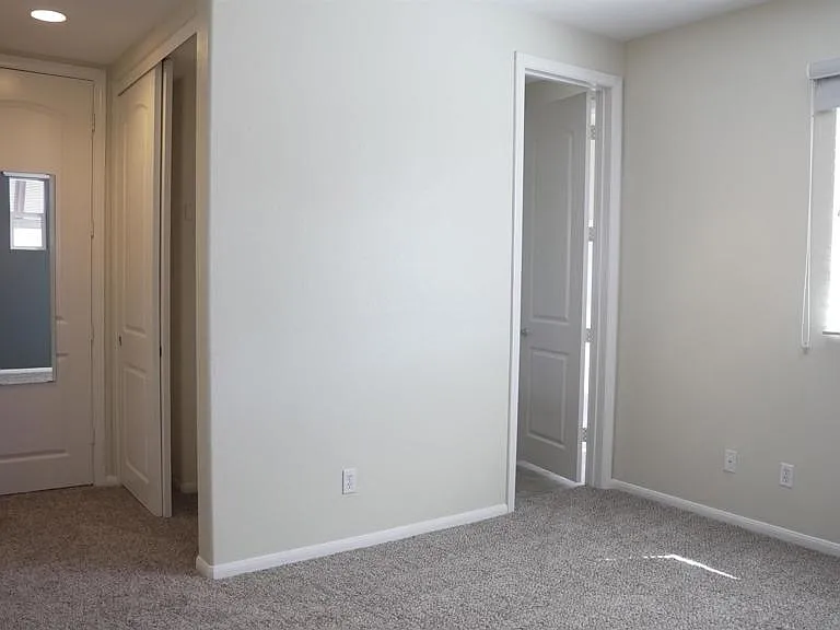 1050 White Alder Ave — Photo 41