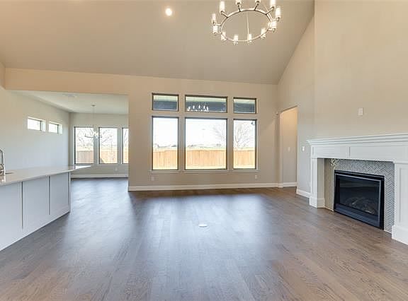 5th image of 1812 Firefly Dr