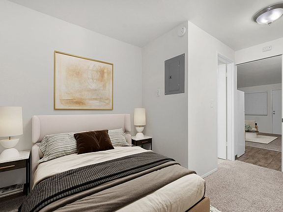 5th image of 5043 15th Ave NE #14