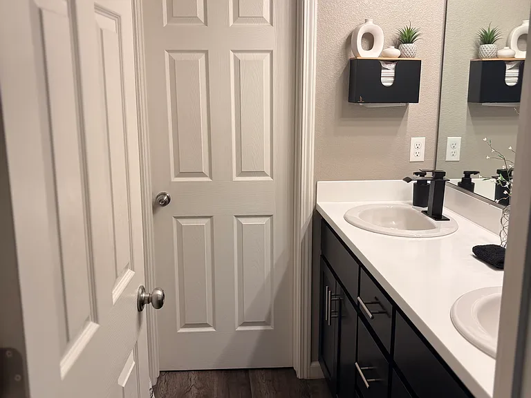 4224 California Ave — Photo 3