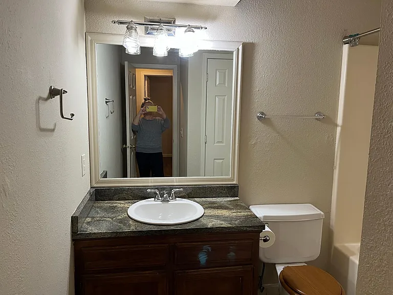 3603 Canterbury Ave — Photo 12