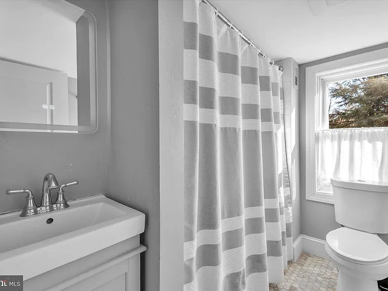 406 Kings Hwy E — Photo 15