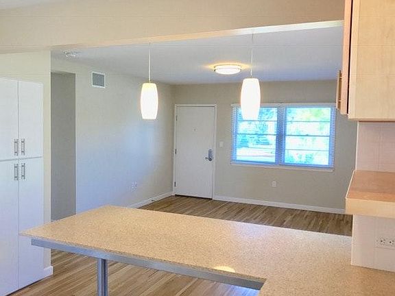 3rd image of 1076 Elkgrove Ave #0