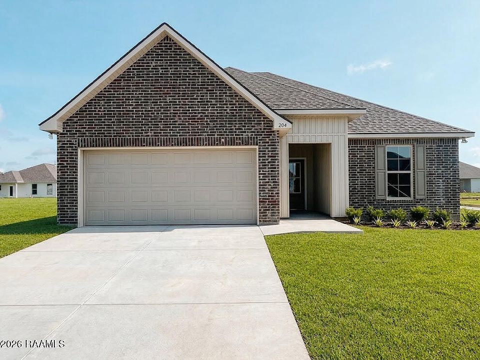 1st image of 204 Payton Woods Ln