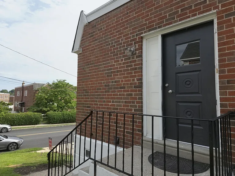 781 Livezey Ln — Photo 21
