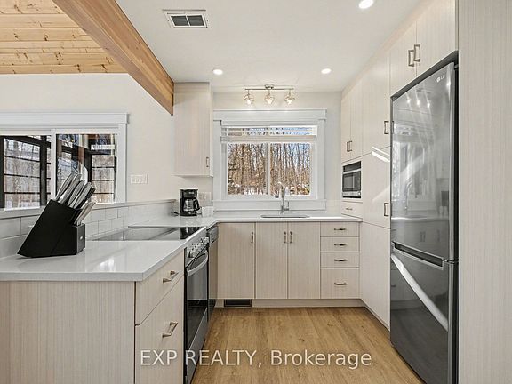 3rd image of 20 Crestview Dr