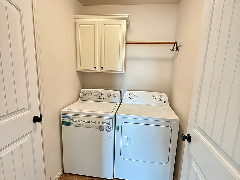 1009 S Date St — Photo 13