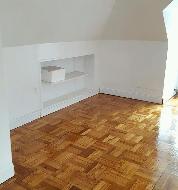 2nd image of 1119 Vincent Ave #1