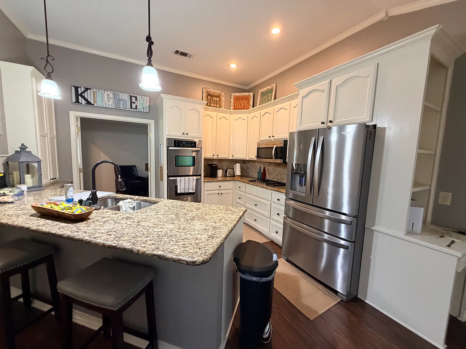 3 bed, 1909 sqft, $3,500 — Photo 4