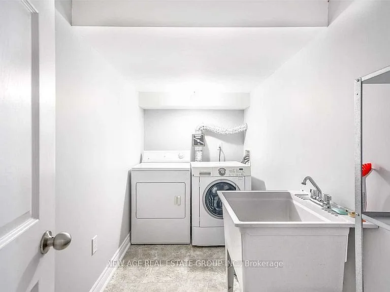 42 Ozner Cres — Photo 33