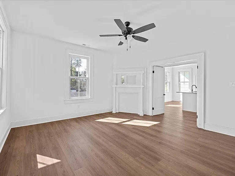 258 Maryland Ave — Photo 14