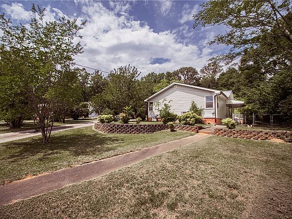 3rd image of 202 Tiffany Dr
