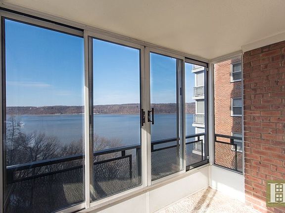 2nd image of 2621 Palisade Ave APT 6L