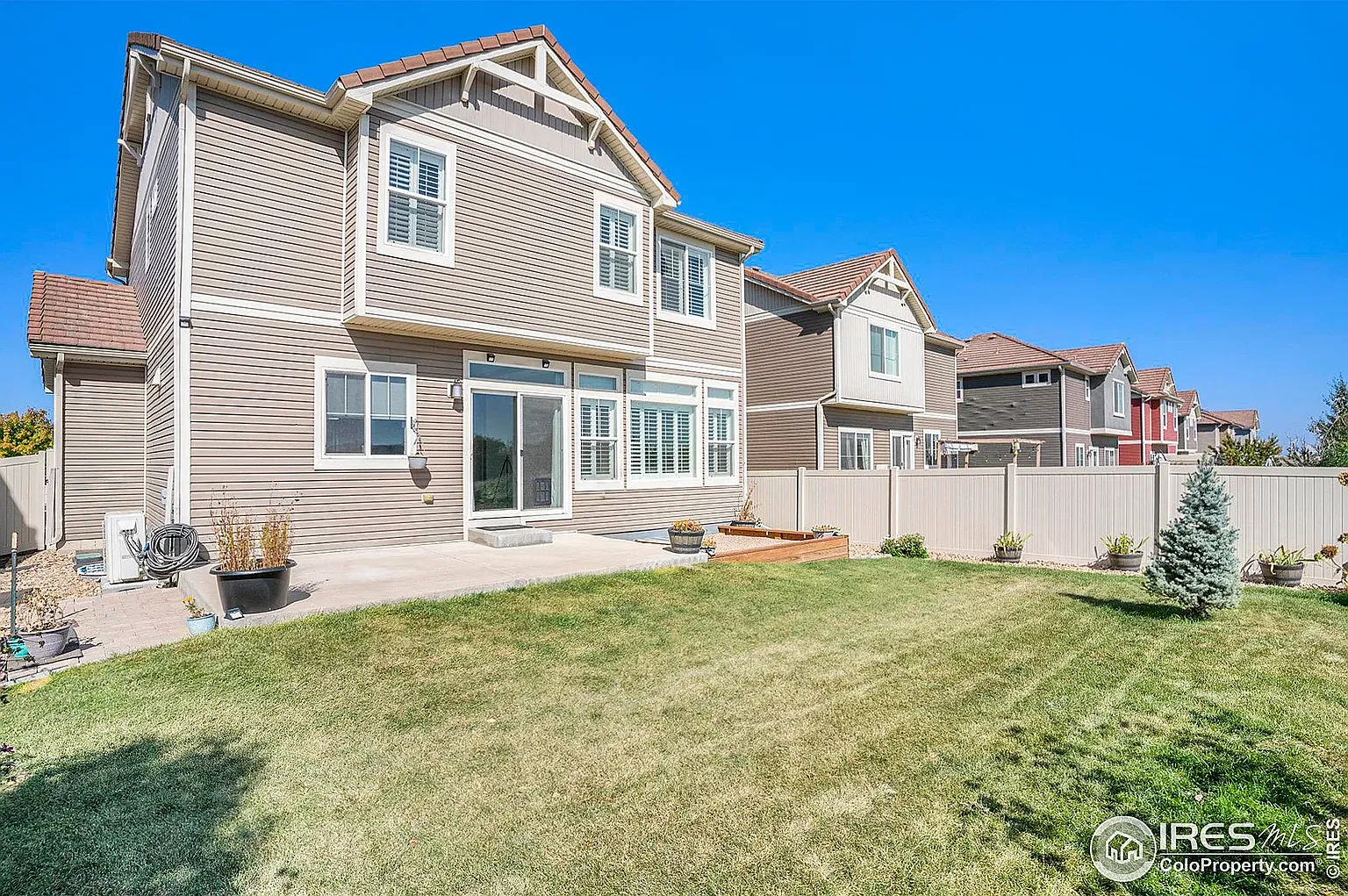 5 bed, 2900 sqft, $3,200 — Photo 3