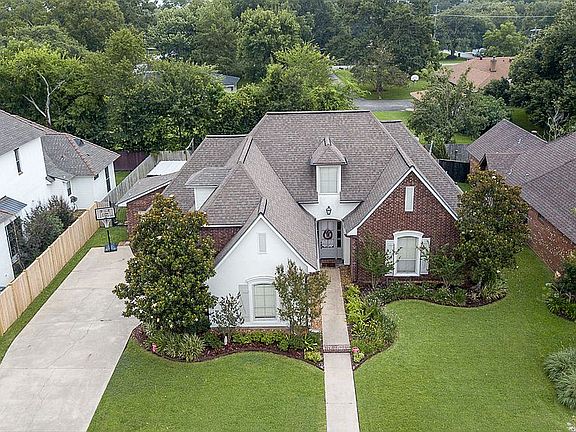 2nd image of 104 Abaco Ln