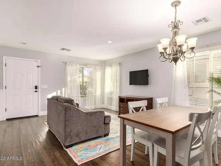 7914 S Columbus Dr — Photo 4