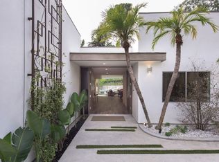 2213 Roscomare Rd, Los Angeles, CA 90077