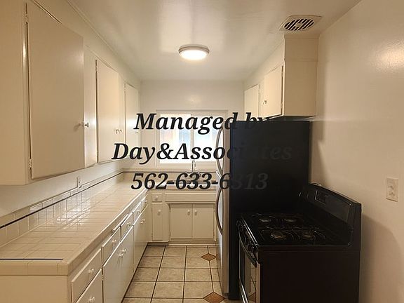 2nd image of 7271 Willoughby Ave #5