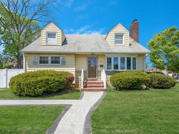 161 Grand Avenue, Freeport, NY 11520