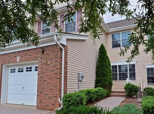 20 Smock Ct, Manalapan, NJ 07726