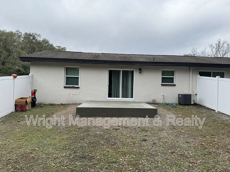 2 bed, 2.0 bath, 906 sqft, $1,800 — Photo 3