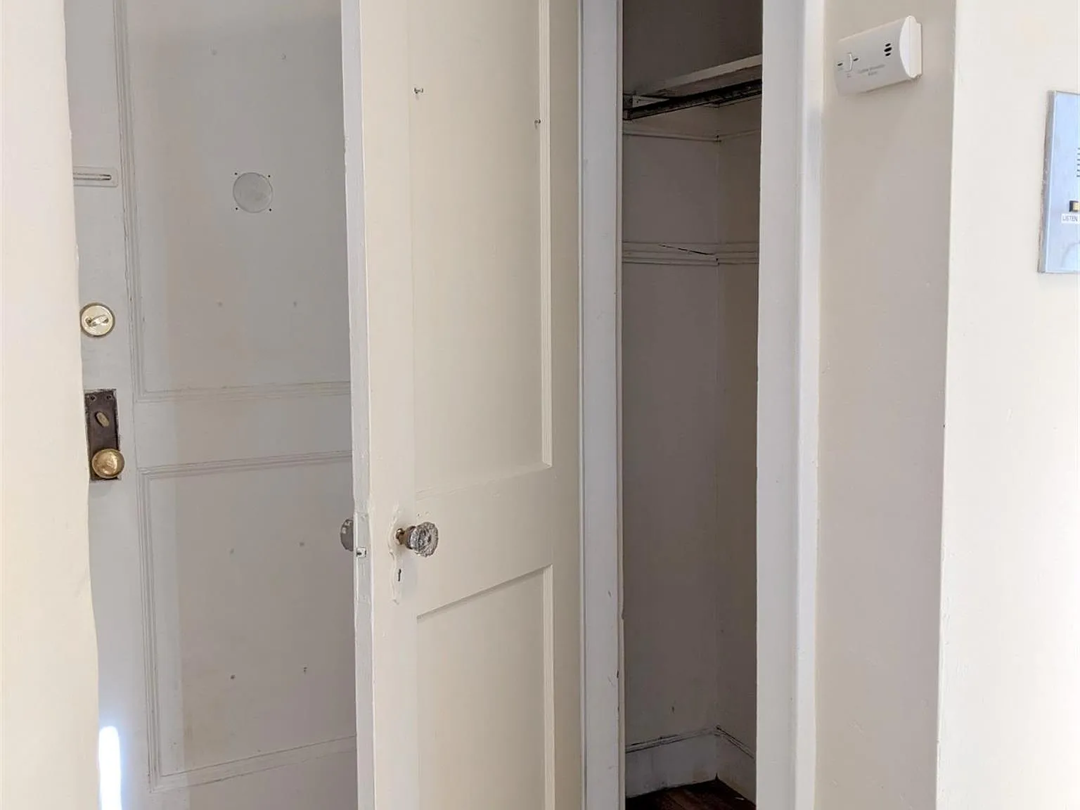 Studio, 555 sqft, $2,325 — Photo 3