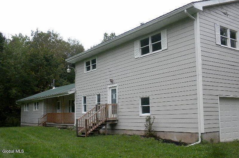 2nd image of 412 Gordon Road